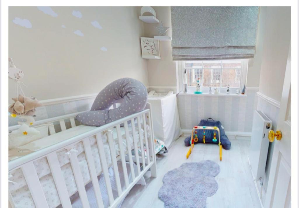 4 Bedrooms Villa, Hugh Street Central Vilă *
